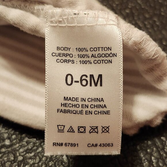 ADORABLE Toronto Maple Leafs Baby Sleep Sack NHL Baby 0-6 Months - Picture 4 of 8